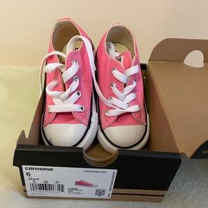 Converse little girls shoes